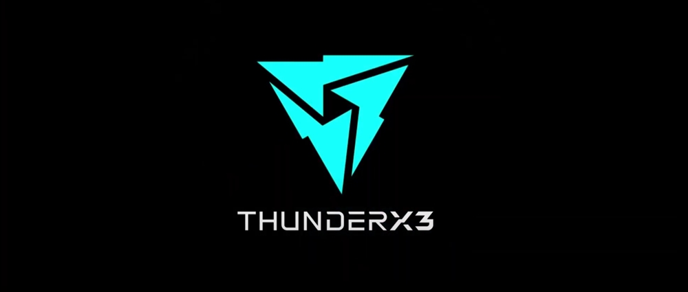 ThunderX3 TC5 Arctic White