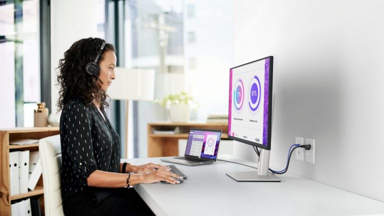 Dell P3222QE