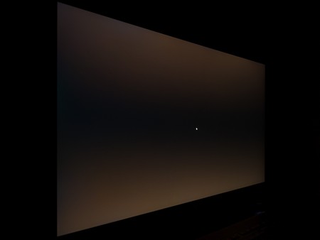104_ravn_glowblack.jpg