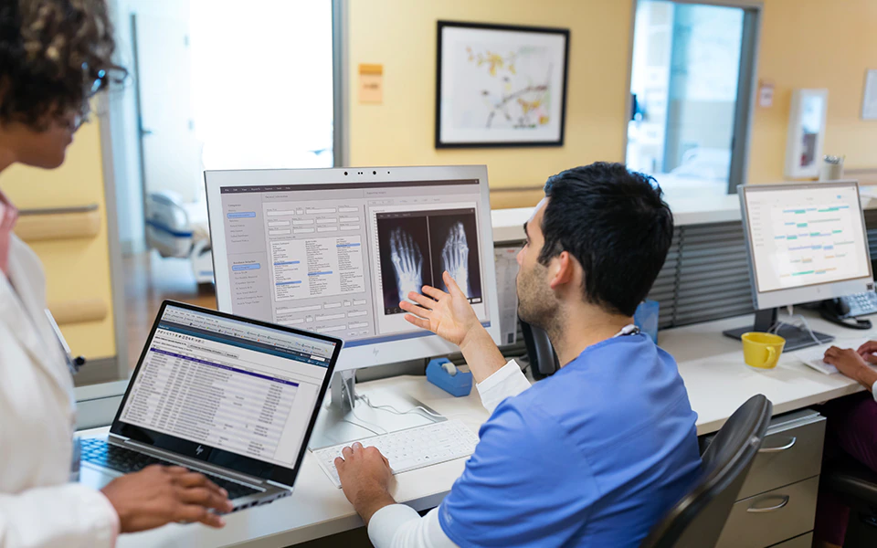 Монитор HP HC270cr