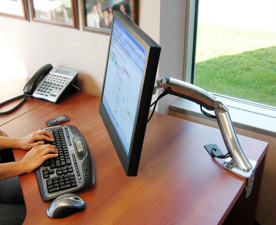 Настольное крепление Ergotron MX Desk Monitor Arm